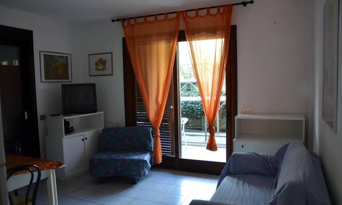 Castiglione della Pescaia Apartment | Apartment 150 meters from the sea with olive country