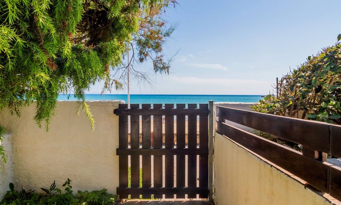 Castiglione della Pescaia Apartment | Apartment 'I Mari - Egeo 1' with Balcony, Wi-Fi and Air Conditioning