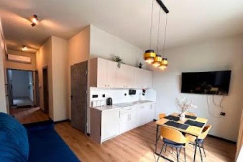 Tomaszow Lubelski Apartment | Apartament DELUX ROZTOCZE