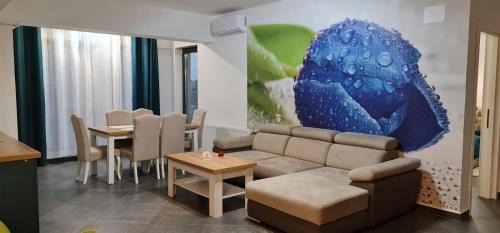 Mamaia-Sat Apartment | Apartament FIORE BLU (vedere la mare si lac)