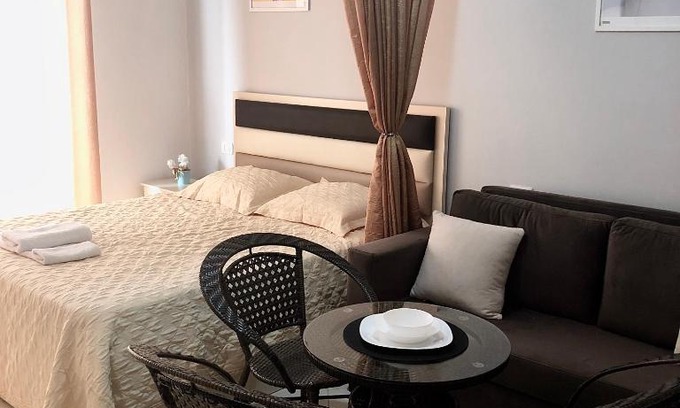 Shengjin Apartment | Apartamenti: Silk, Shengjin