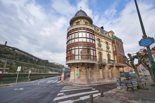 Deustuko San Pedro-Erribera Apartment | Apartamento BIO Exclusivo con mirador en Bilbao y aparcamiento público gratuito