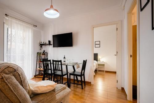 San Roque Apartment | APARTAMENTO CERCA DEL CENTRO Y ESTACION DE TREN,PARKING PRIVADO GRATIS, BICIS GRATIS