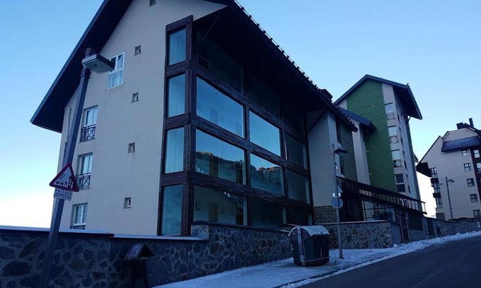 Pradollano Apartment | Apartamento Edificio Serraneu. Sierra Nevada. Granada