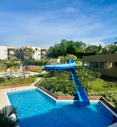 La Tebaida Apartment | Apartamento en el Eje Cafetero-Aire acondicionado, piscinas, BBQ