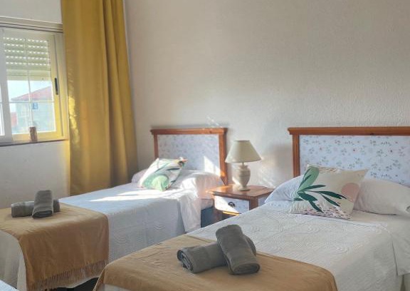 Suances Apartment | Apartamento Flori, con terraza y a 300 m de la playa en Suances, Cantabria