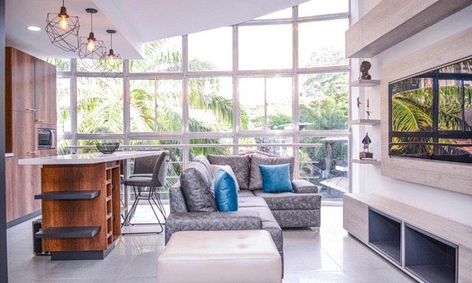 Zona Rosa Apartment | Apartamento Lleras AC Hot Tub