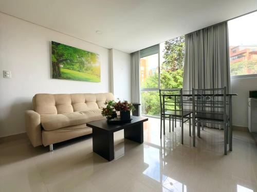 El Tesoro Apartment | Apartamento sector turistico en poblado, Medellín