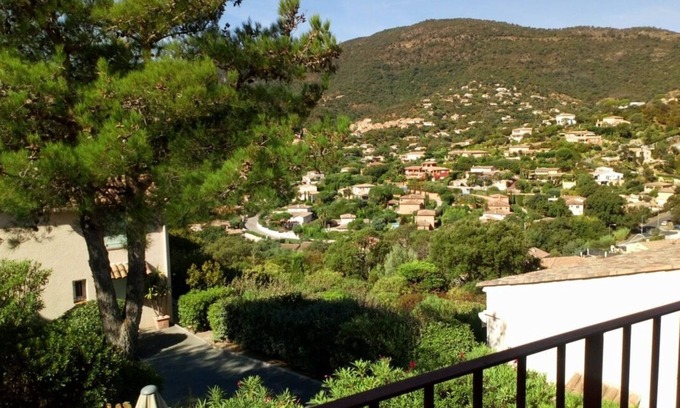 Cavalaire-sur-Mer Apartment | Apartement 45m2 for 4 people, quiet residence with swimming pool