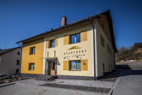 Cervena Voda Apartment | Apartmány pod Jeřábem, Šanov 67, Červená Voda
