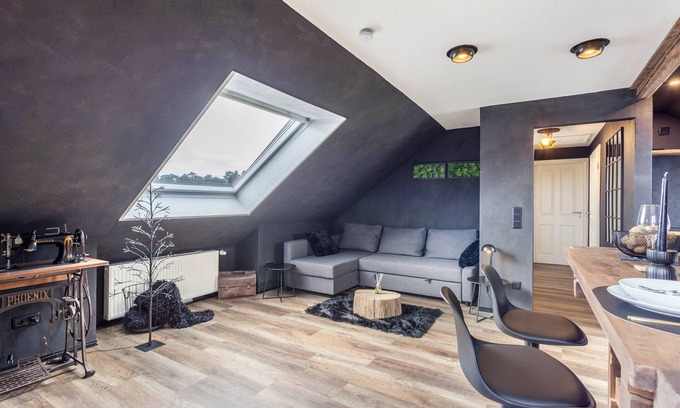 Schloss Holte-Stukenbrock Apartment | Apartment 'Industrial' with Wi-Fi