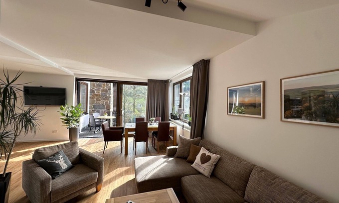 Winkhausen Apartment | Apartment 'Zum Wilzenberg' with Mountain View, Balcony and Wi-Fi