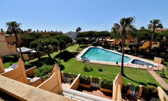 Poblado Sancti Petri House | Apartment Cristina in Sancti petri with communal swimming pool