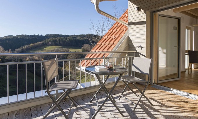 Bad Peterstal-Griesbach Apartment | Apartment 'Himmelsblick' with Mountain View, Balcony and Wi-Fi