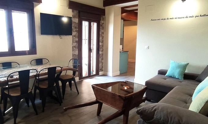 Guijo de Santa Barbara Cottage | Apartment El Corral overlooking the pool and mountains TR-CC-00449
