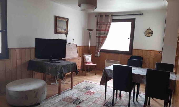 Saint-Etienne-de-Tinee Apartment | Apartment 'Chaleureux La Montagne' with Private Garden and Balcony