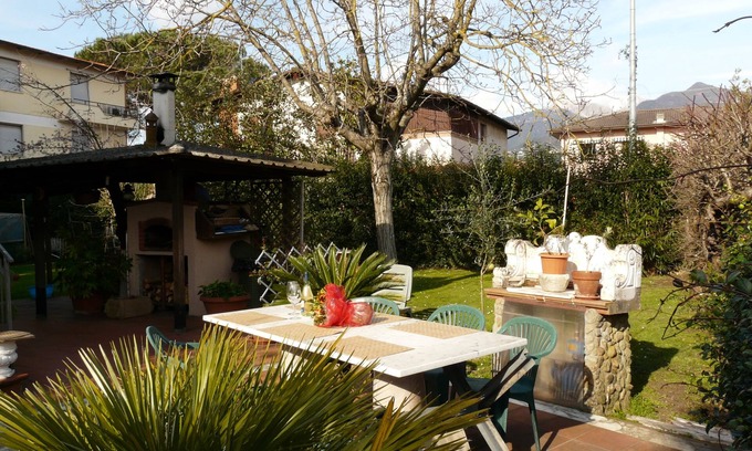 Cinquale Apartment | Apartment in Cinquale,Versilia,garden,barbecue,family friendly, sleeps 4