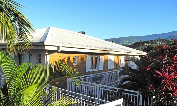 Saint-Louis Apartment | Apartment classified 2 stars in lush greenery near sea and mountains