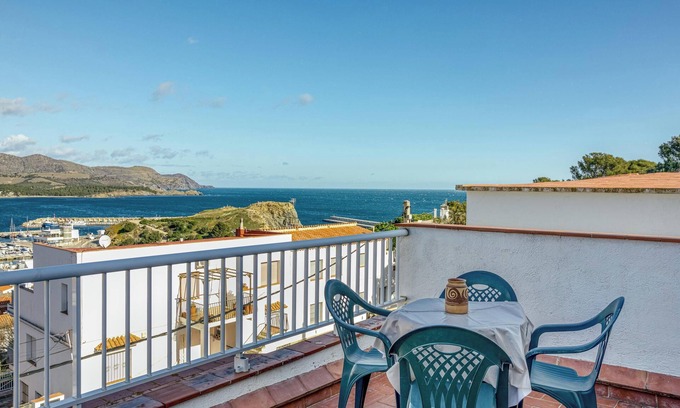 Llanca Apartment | Apartment "Ático Vistas Llançà" Near Beach with Sea View & Terrace