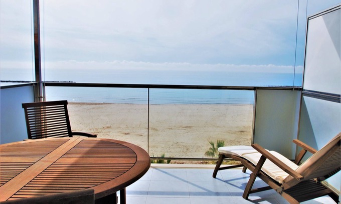 Cubelles Apartment | 'Apartment 140 Las Salinas' close to the Beach with Terrace & A/C