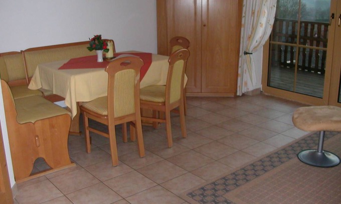 Stammbach Apartment | Apartment ∙ 2 bedrooms ∙ 4 guests