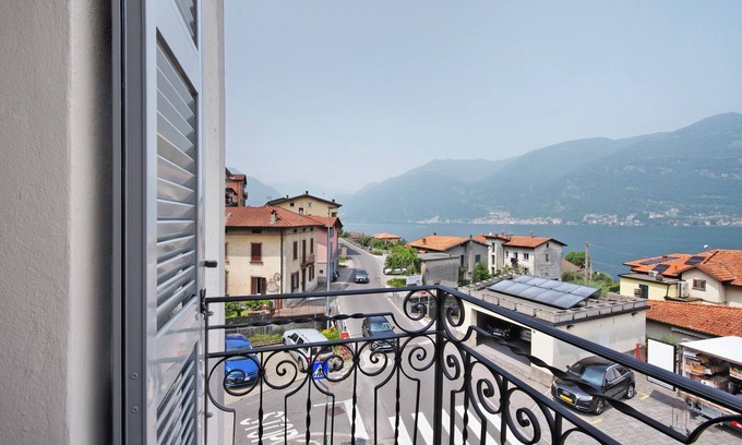 Lezzeno Apartment | Apartment '3' with Lake View, Shared Pool and Wi-Fi