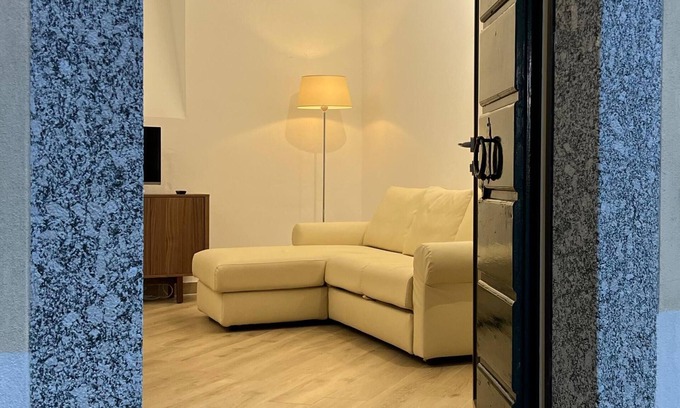 Malgrate Apartment | Apartment 30 meters from lake with local food specialties