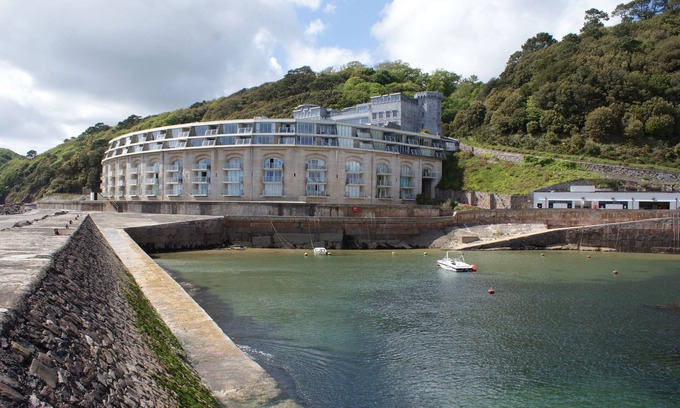 Torpoint Cottage | APARTMENT 39, pet friendly in Fort Picklecombe