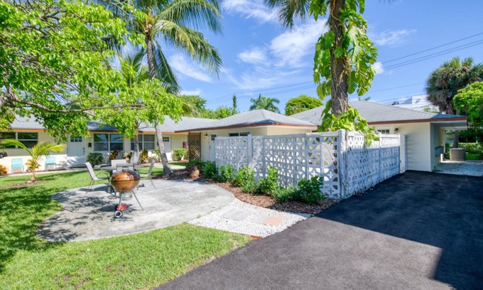 Singer Island Apartment | Apartment ∙ 5 bedrooms ∙ 10 guests
