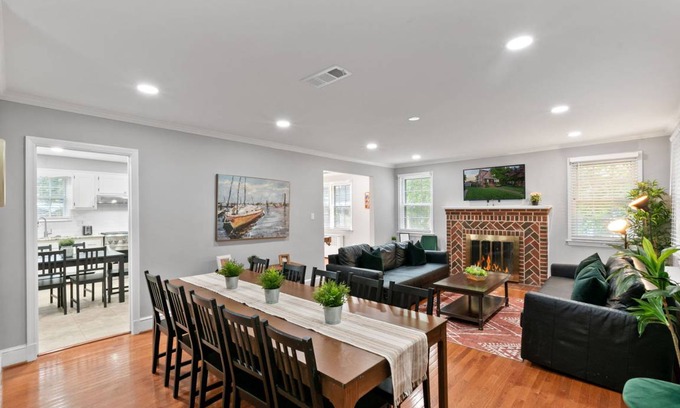Potomac West Apartment | Apartment ∙ 5 bedrooms ∙ 14 guests
