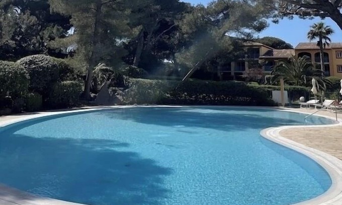 Giens Apartment | Apartment 6 pers. Seaside, opposite Porquerolles - Exceptional location