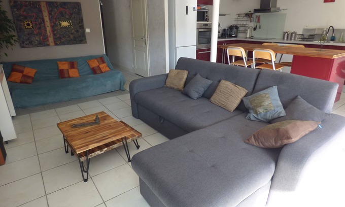 Carnon-Plage Apartment | Apartment 80 m2, 20 m from the sea, with garden, furnished terrace