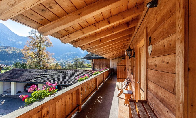 Unterschonau Apartment | Apartment "9 Apartment mit Bergblick" with Mountain View, Private Balcony & Wi-Fi