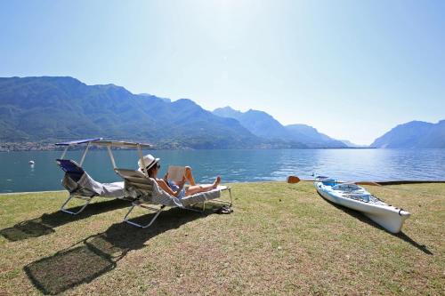 Limonta Apartment | Apartment A lago private beach and parking