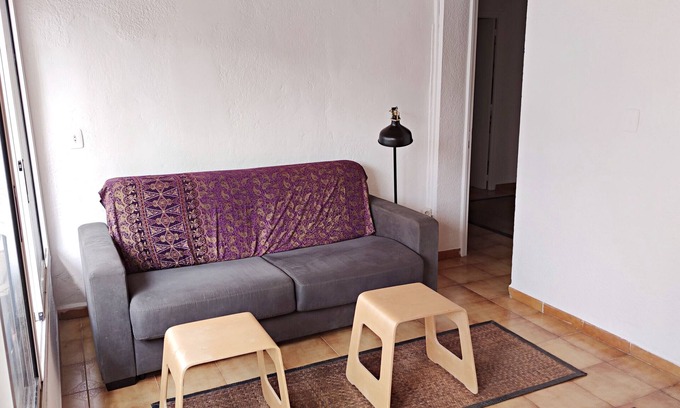 Altafulla Apartment | Apartment 'Acogedor Piso En El Casco Antiguo' with Wi-Fi and Air Conditioning