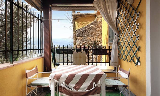 Bonassola Apartment | Apartment "Alloggio di Charme" with Terraces & Wi-Fi