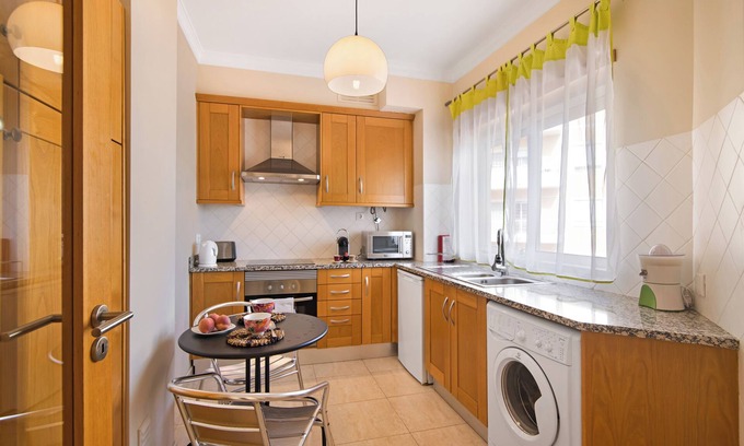 Figueiral Apartment | Apartment 'Almancil Park' with Balcony, Wi-Fi and Air Conditioning