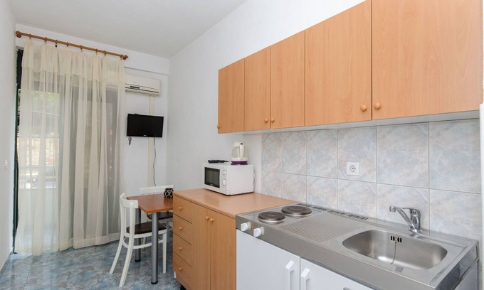 Bili brig Apartment | Apartment and Rooms Ivan (45191-A8) - Makarska
