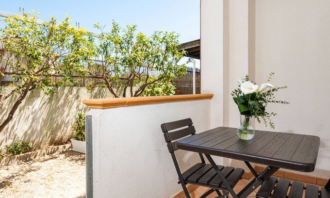 Cocumola Apartment | Apartment 'Angeli Nel Salento - Casa Vacanza 4' with Private Terrace, Wi-Fi and Air Conditioning