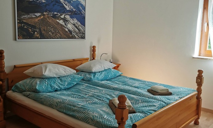 Schiefling am See Apartment | Apartment 'Apartement Left' with Private Terrace and Shared Garden