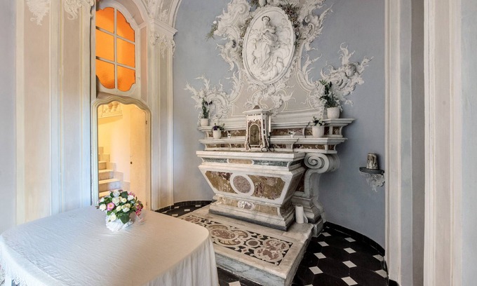 Albissola Marina Apartment | Apartment 'Appartamento In Villa Rosenda' with Private Terrace and Air Conditioning
