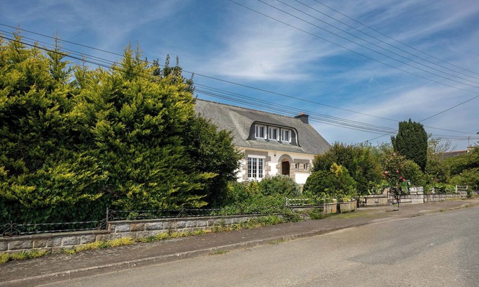 Pabu Apartment | Apartment 'Appartement Centre Bretagne' with Private Garden