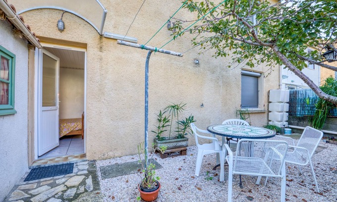 Beziers Apartment | Apartment 'Appartement Equipé, 2 Pièces' with Private Terrace, Wi-Fi and Air Conditioning