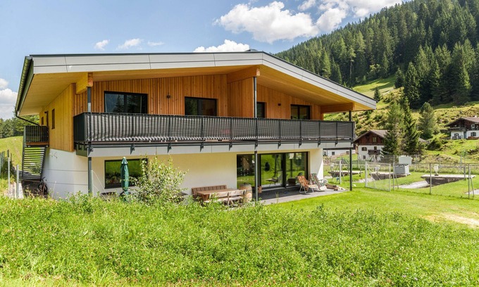 Obernberg am Brenner Apartment | Apartment 'Rehwiese' with Mountain View, Balcony and Wi-Fi