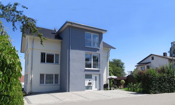 Dingelsdorf Apartment | Apartment 'Atelier Probst - D4' with Private Terrace, Shared Garden and Wi-Fi