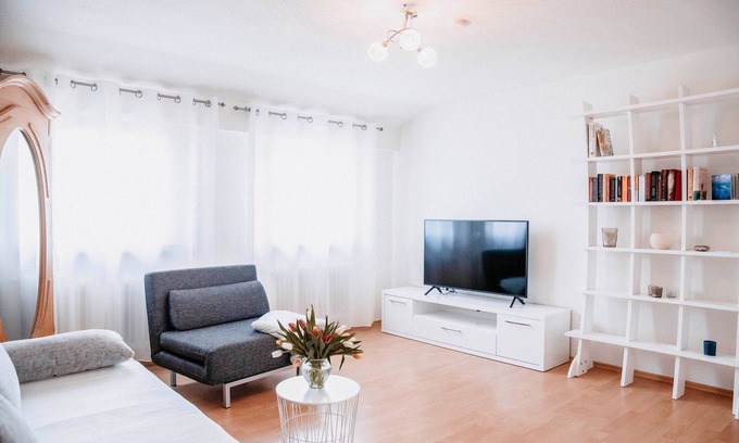 Moos Apartment | Apartment 'Auszeit Am See' with Shared Garden, Balcony and Wi-Fi