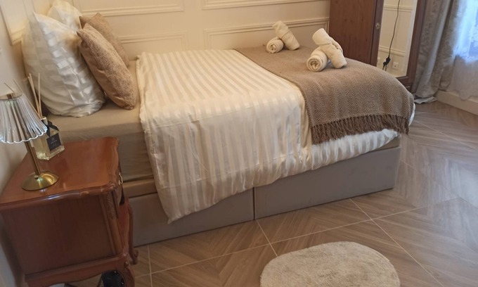 La Villette Apartment | Apartment Avec Baignoire Jacuzzi!