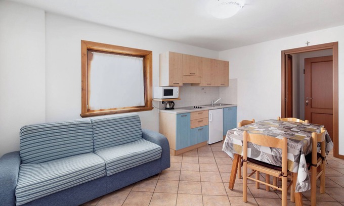 Trepalle Apartment | Apartment "Bait del Pont 55" with Mountain View, Wi-Fi, Balcony & Garden