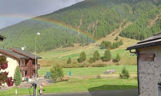 Livigno Apartment | Apartment "Baita Franz 3" with Mountain View, Garden and Wi-Fi
