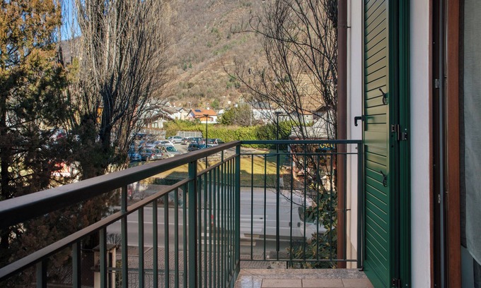 Madonna di Tirano Apartment | Apartment 'Basilica' with Mountain View, Wi-Fi and Air Conditioning